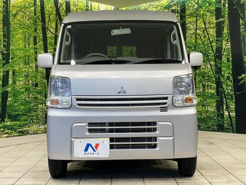 Mitsubishi Minicab Van