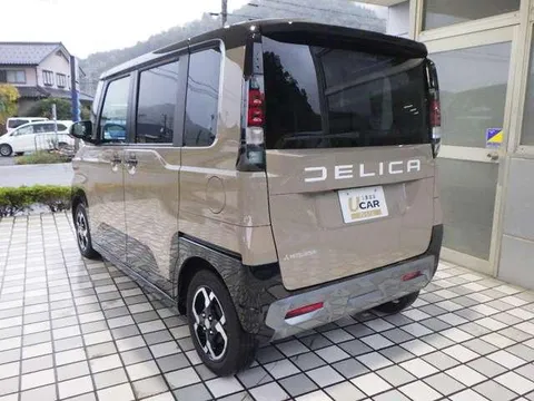 Mitsubishi Delica Mini