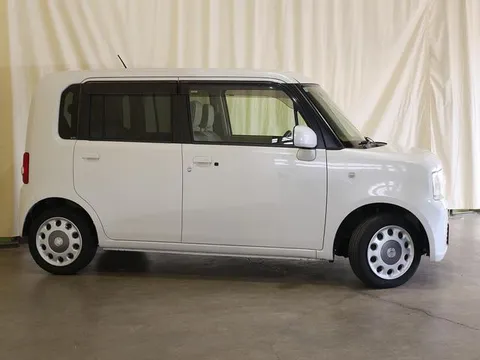 Toyota Pixis Space