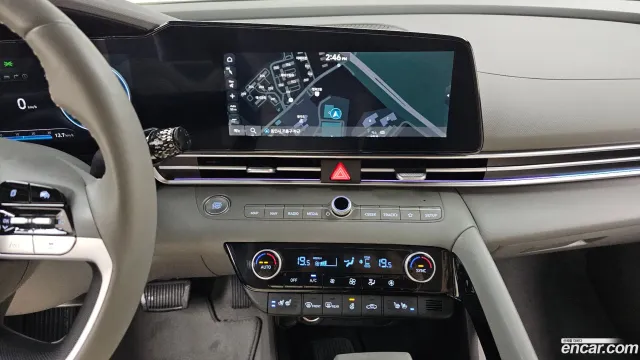 Hyundai Elantra (Avante)