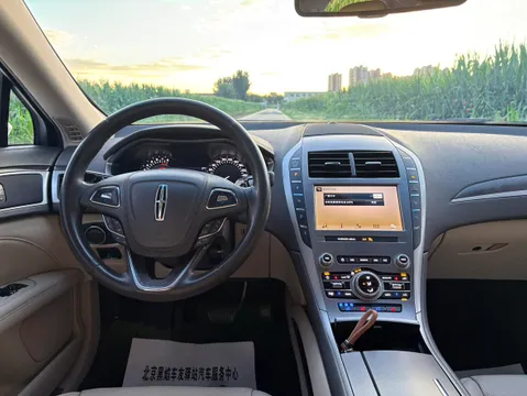 Lincoln MKZ