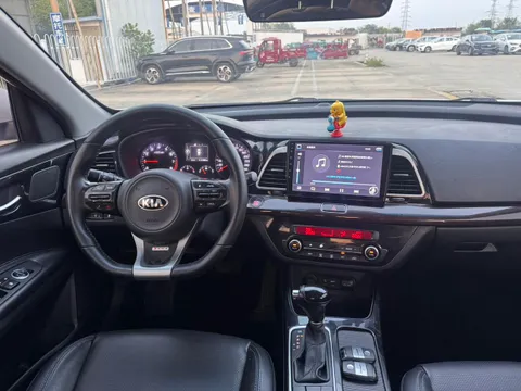 Kia K4