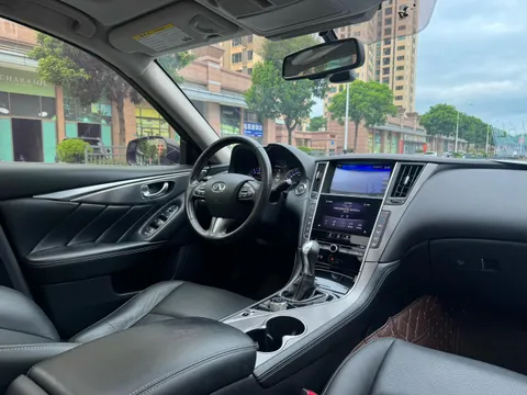 Infiniti Q50L