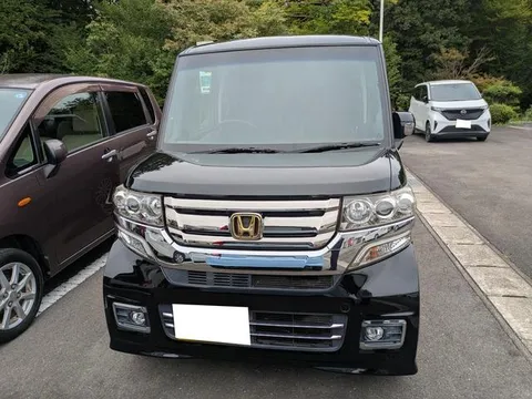 Honda N-BOX Custom