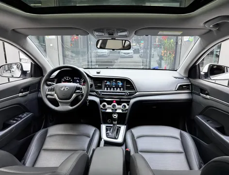 Hyundai Elantra (Avante)
