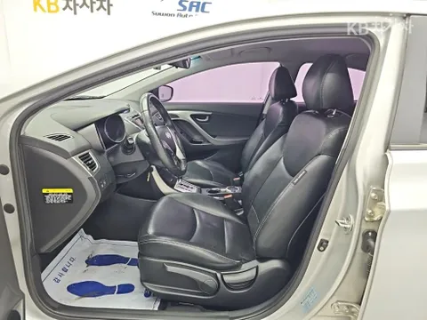 Hyundai Elantra (Avante)