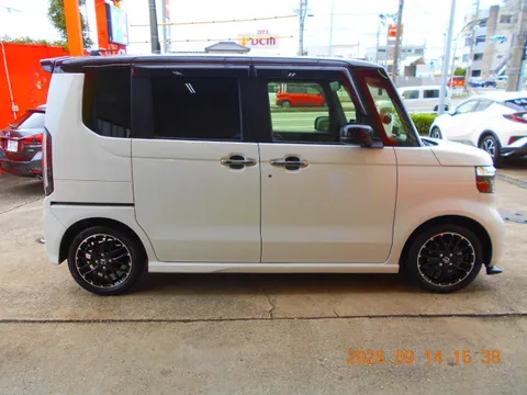Honda N-BOX Custom