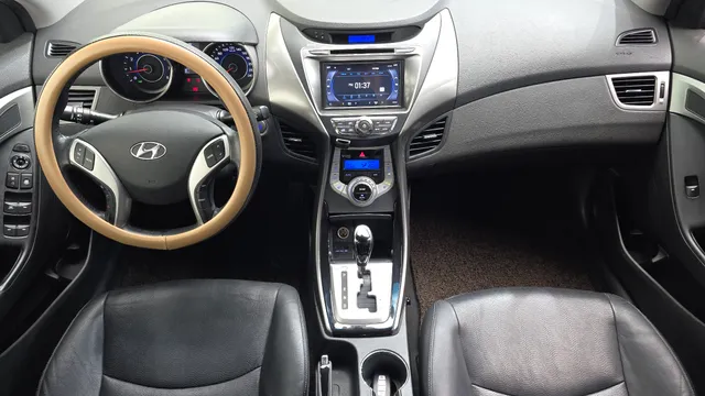 Hyundai Elantra (Avante)