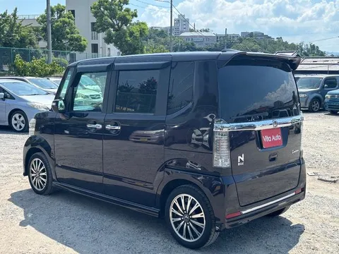 Honda N-BOX Custom