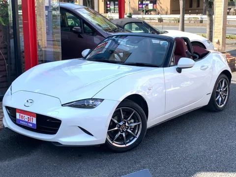 Mazda MX-5 (Roadster)
