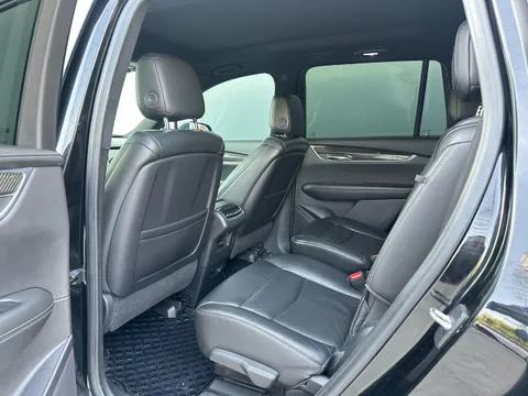 Cadillac XT6
