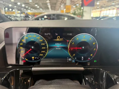 Mercedes-Benz Mercedes-Benz GLA