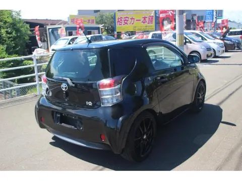 Toyota iQ