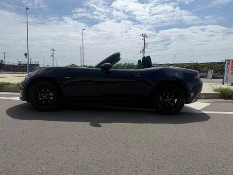 Mazda MX-5 (Roadster)