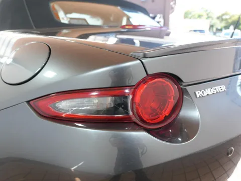 Mazda MX-5 (Roadster)