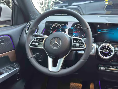 Mercedes-Benz Mercedes-Benz GLB