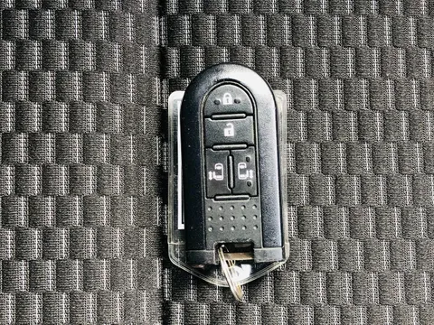 Toyota Pixis Mega