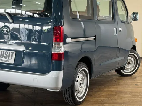 Toyota TownAce Van