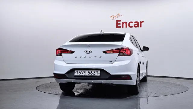 Hyundai Elantra (Avante)