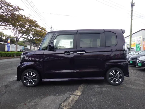 Honda N-BOX Custom