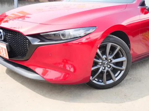 Mazda MAZDA3 Fastback