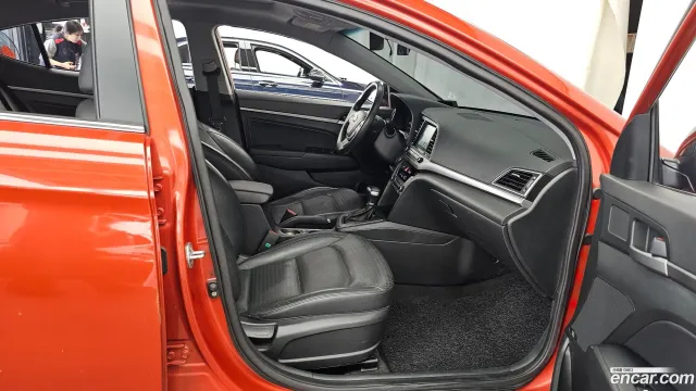 Hyundai Elantra (Avante)