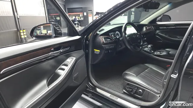 Genesis G90 (EQ900)