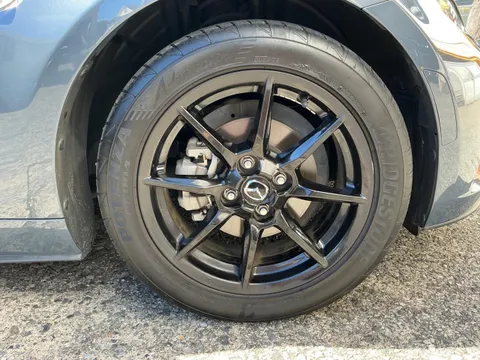 Mazda MX-5 (Roadster)