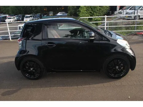 Toyota iQ