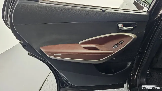 Hyundai Grand Santa Fe (Maxcruz)