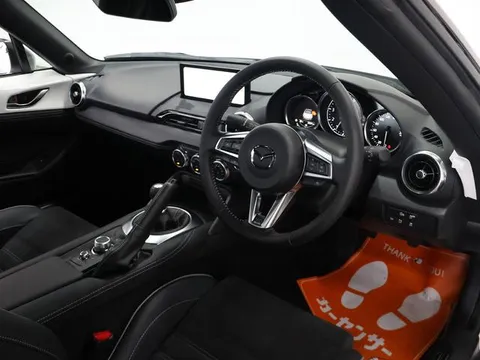 Mazda MX-5 (Roadster)