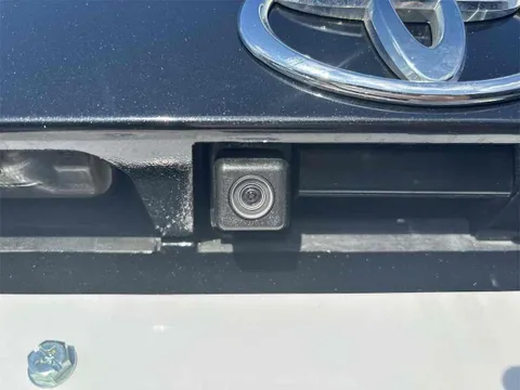 Toyota Pixis Mega