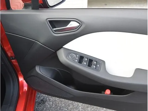Renault Lutecia