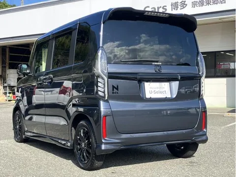Honda N-BOX Custom
