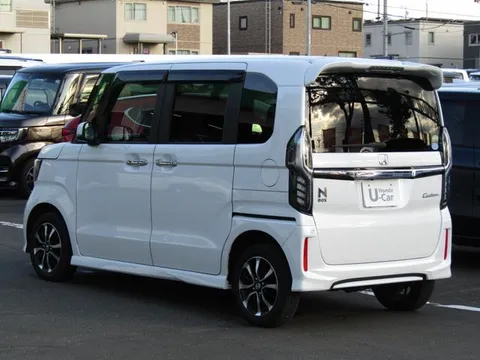 Honda N-BOX Custom