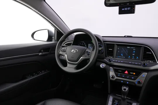 Hyundai Elantra (Avante)