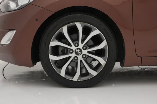 Hyundai Elantra (Avante)