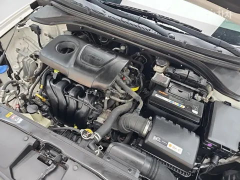 Hyundai Elantra (Avante)