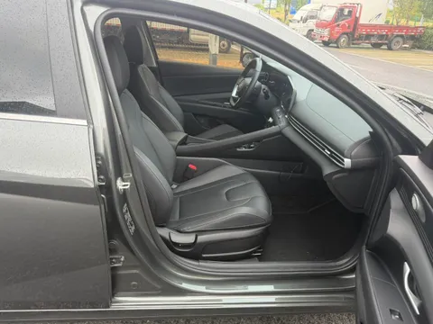Hyundai Elantra (Avante)