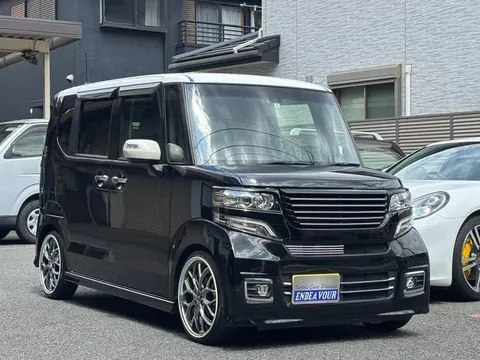 Honda N-BOX Custom
