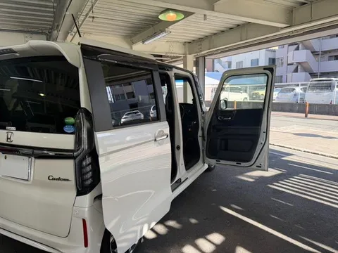 Honda N-BOX Custom