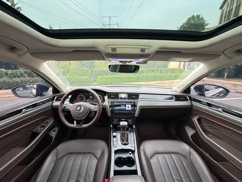 Volkswagen Phideon