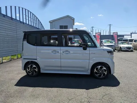 Suzuki Spacia Custom