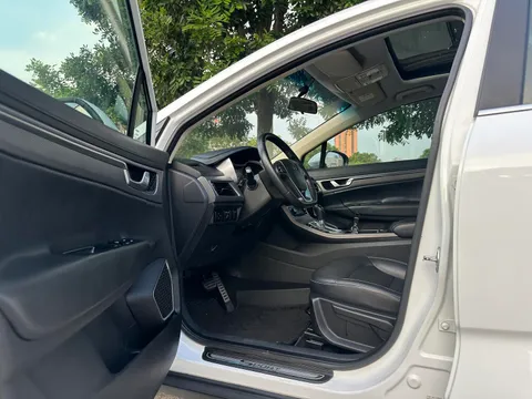 Geely Emgrand GS