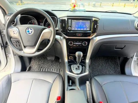 Venucia T70