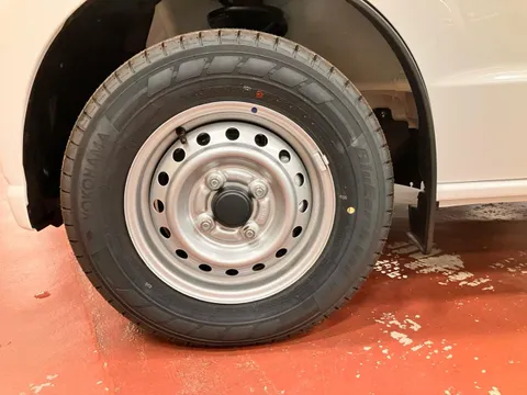 Nissan Clipper Van