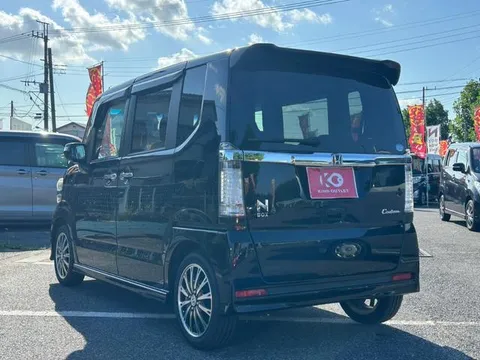 Honda N-BOX Custom