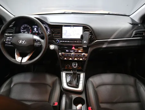 Hyundai Elantra (Avante)