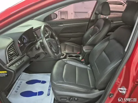 Hyundai Elantra (Avante)