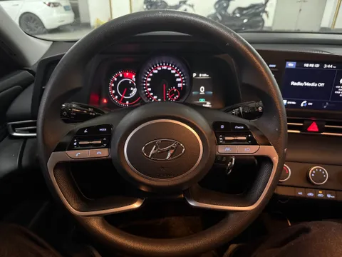 Hyundai Elantra (Avante)